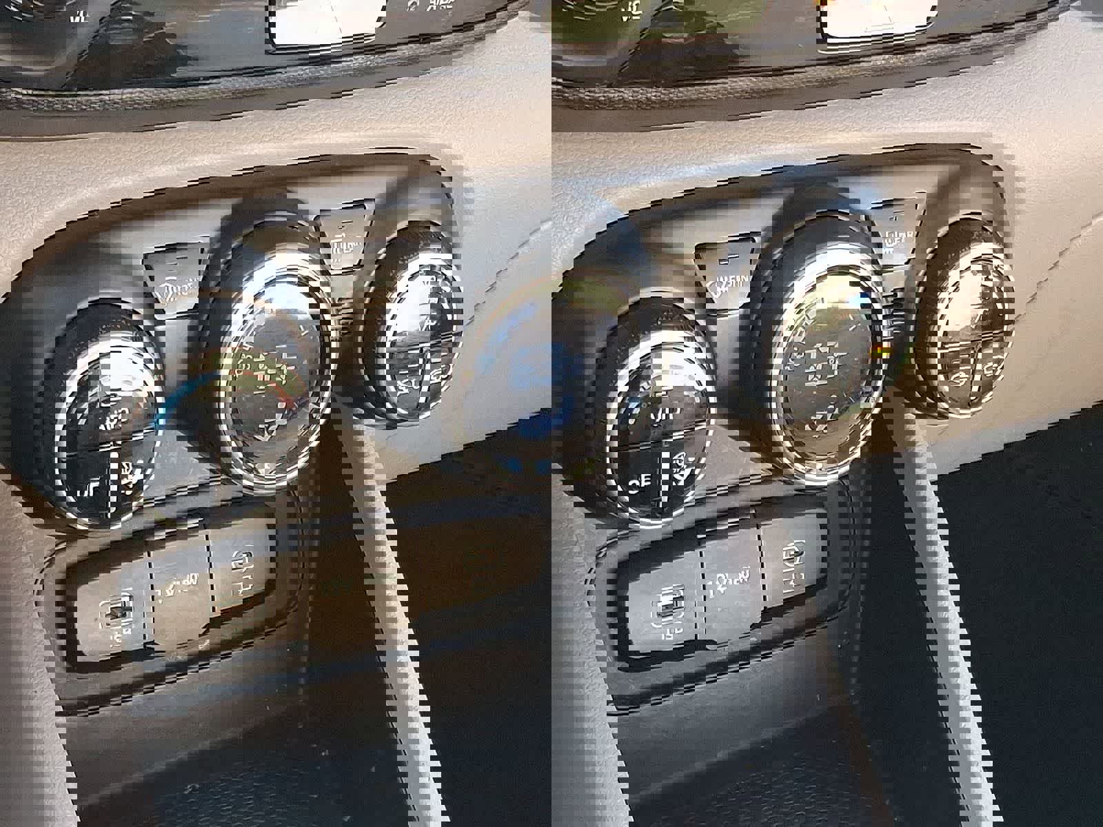 Used 2024 Hyundai Venue SEL image 23