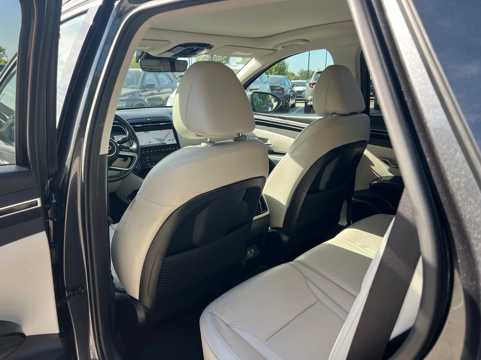 Used 2023 Hyundai Tucson Limited AWD/4WD image 16