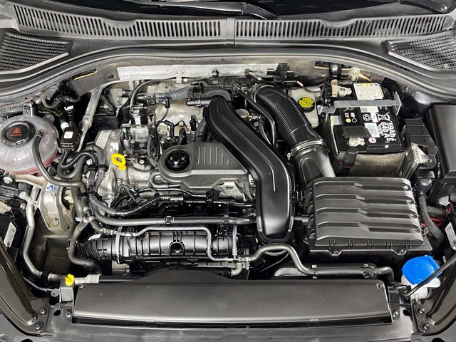 Used 2024 Volkswagen Jetta SE FWD image 8