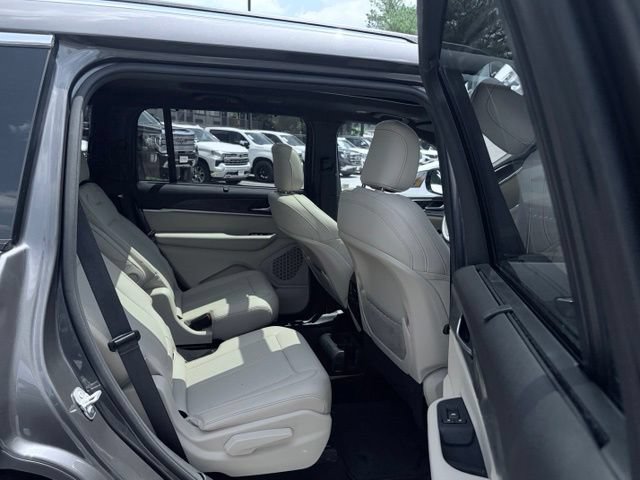 Used 2023 Jeep Grand Cherokee L Limited w/ Luxury Tech Group II AWD/4WD image 34