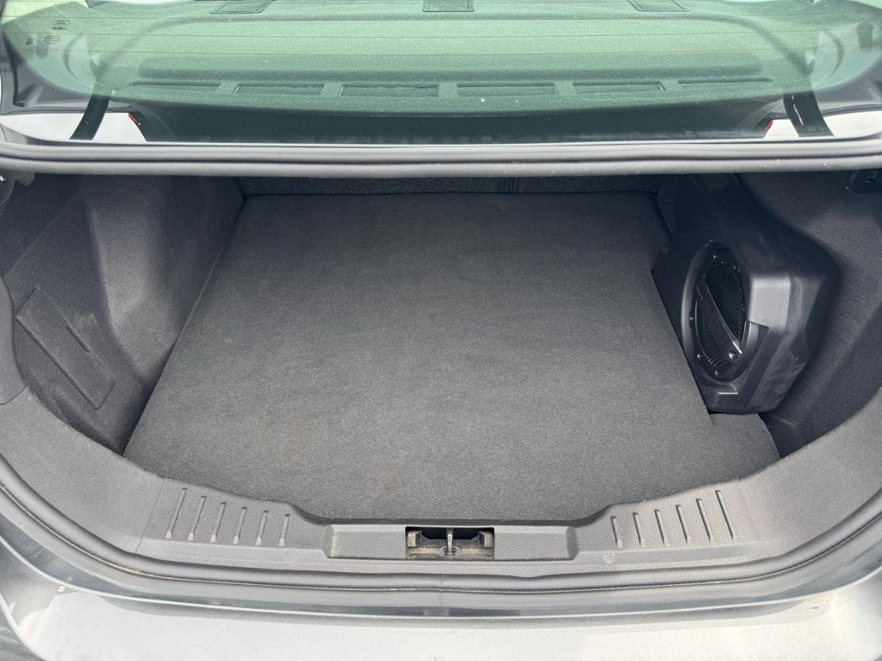 Used 2018 Ford Focus SEL w/ Cold Weather Package FWD image 6