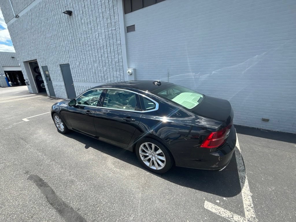 Used 2018 Volvo S90 T6 Momentum w/ Convenience Package AWD/4WD image 2