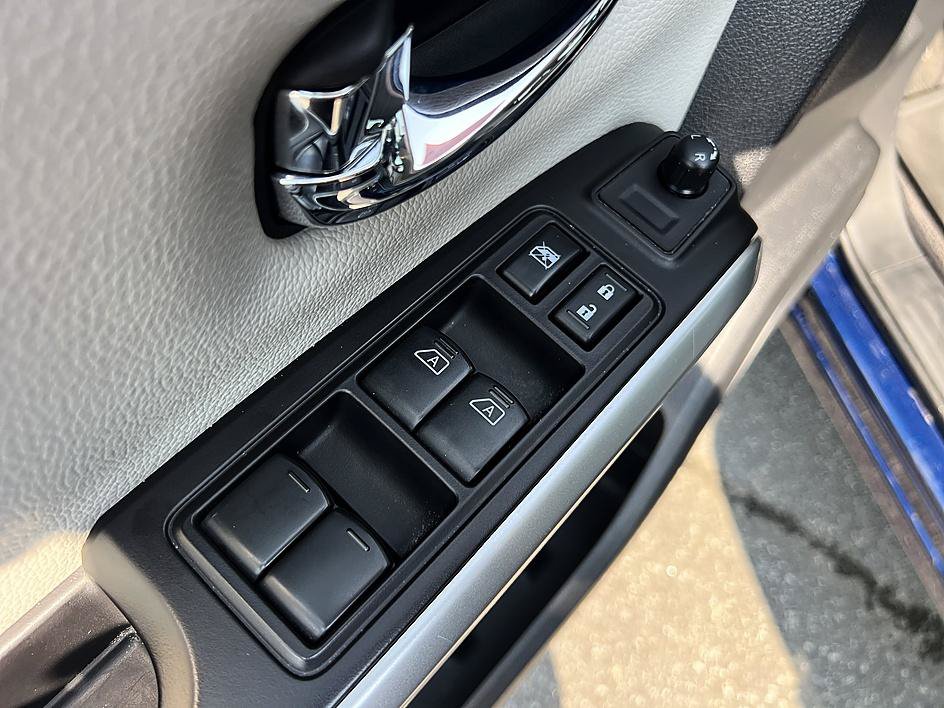 Used 2020 Nissan Titan SV w/ SV Convenience Package RWD image 20