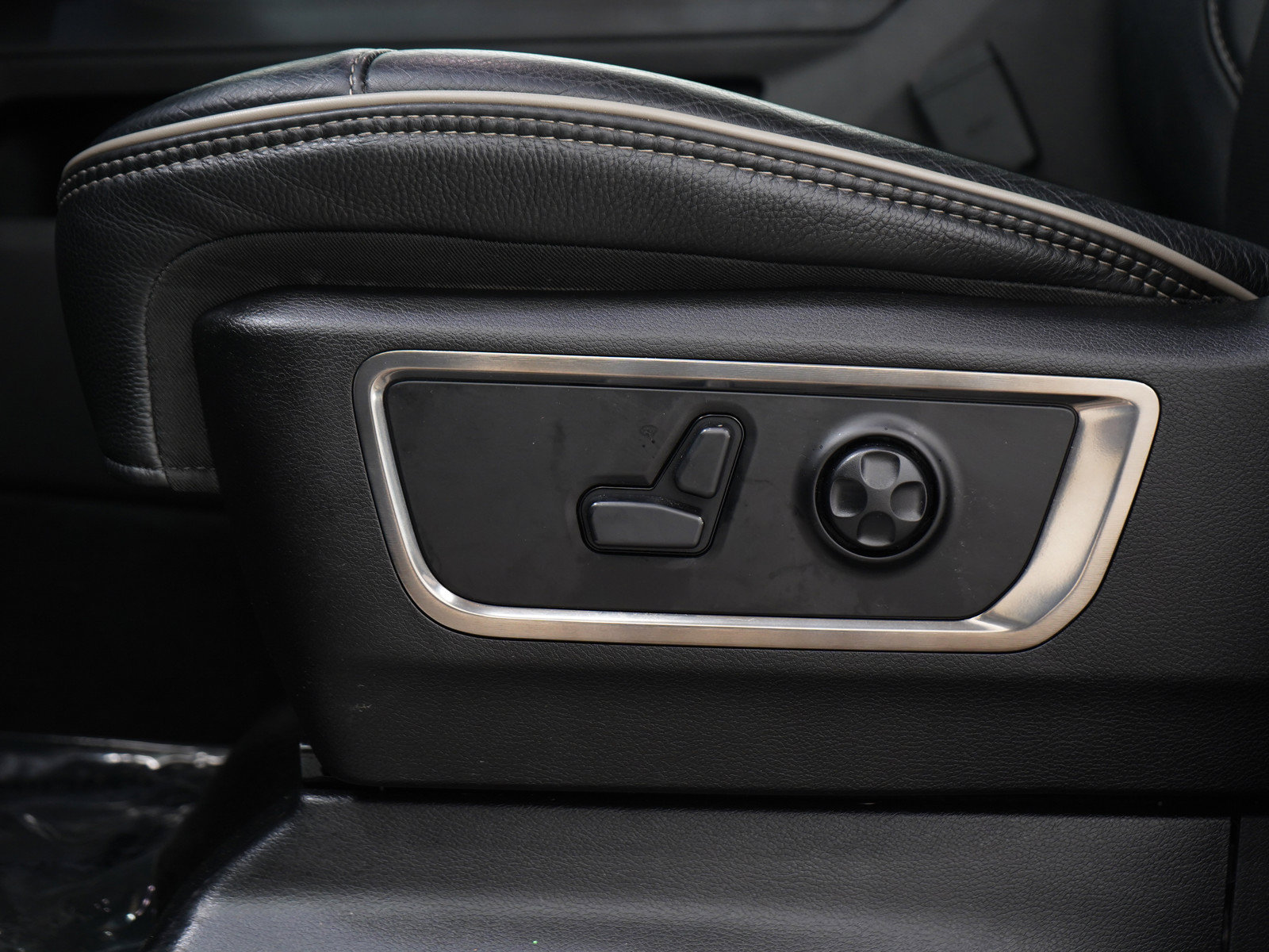 Used 2019 RAM 1500 Limited AWD/4WD image 23