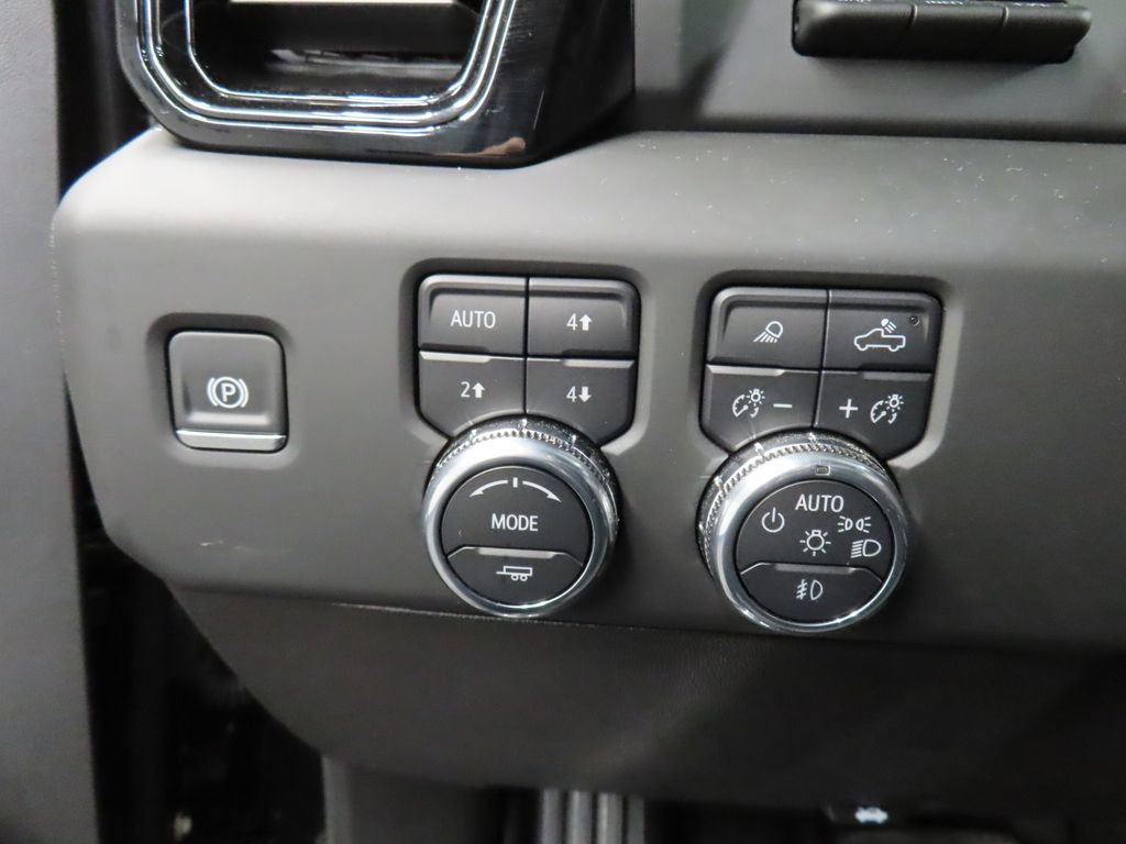 Used 2025 GMC Sierra 2500 AT4 image 46