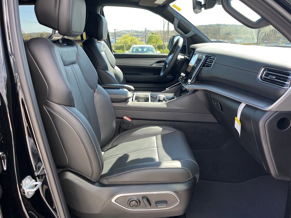 New 2026 Jeep Grand Wagoneer L 4WD image 29