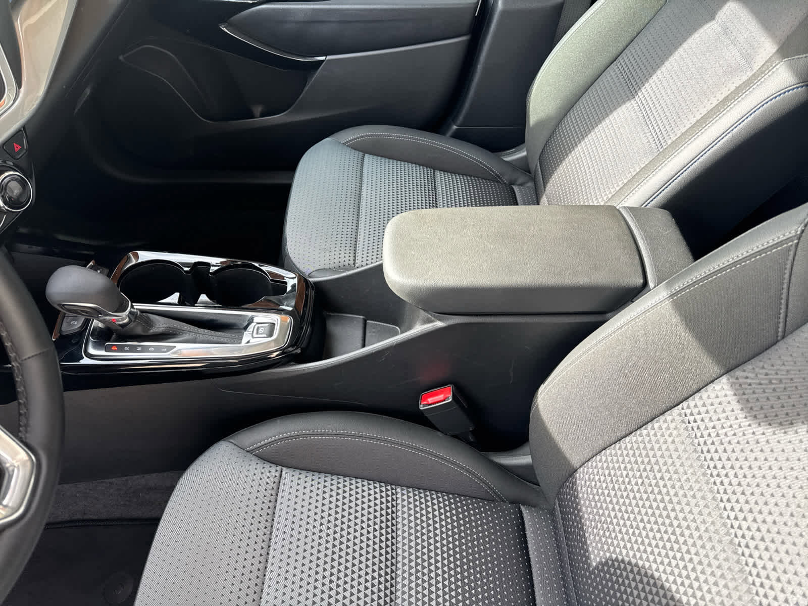 Certified 2025 Chevrolet Trax LT w/ LT Convenience Package image 20