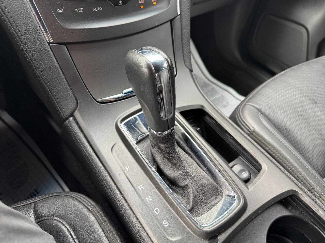 Used 2013 Lincoln MKS FWD image 46