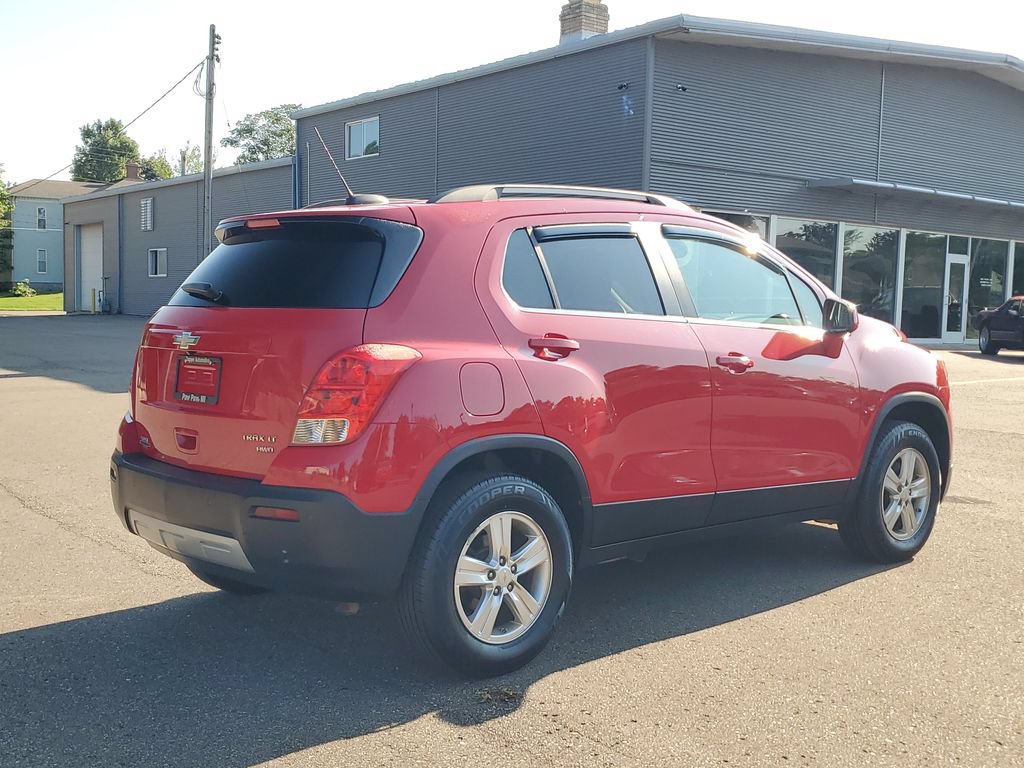 Used 2016 Chevrolet Trax LT w/ LT Sun and Sound Package AWD/4WD image 4
