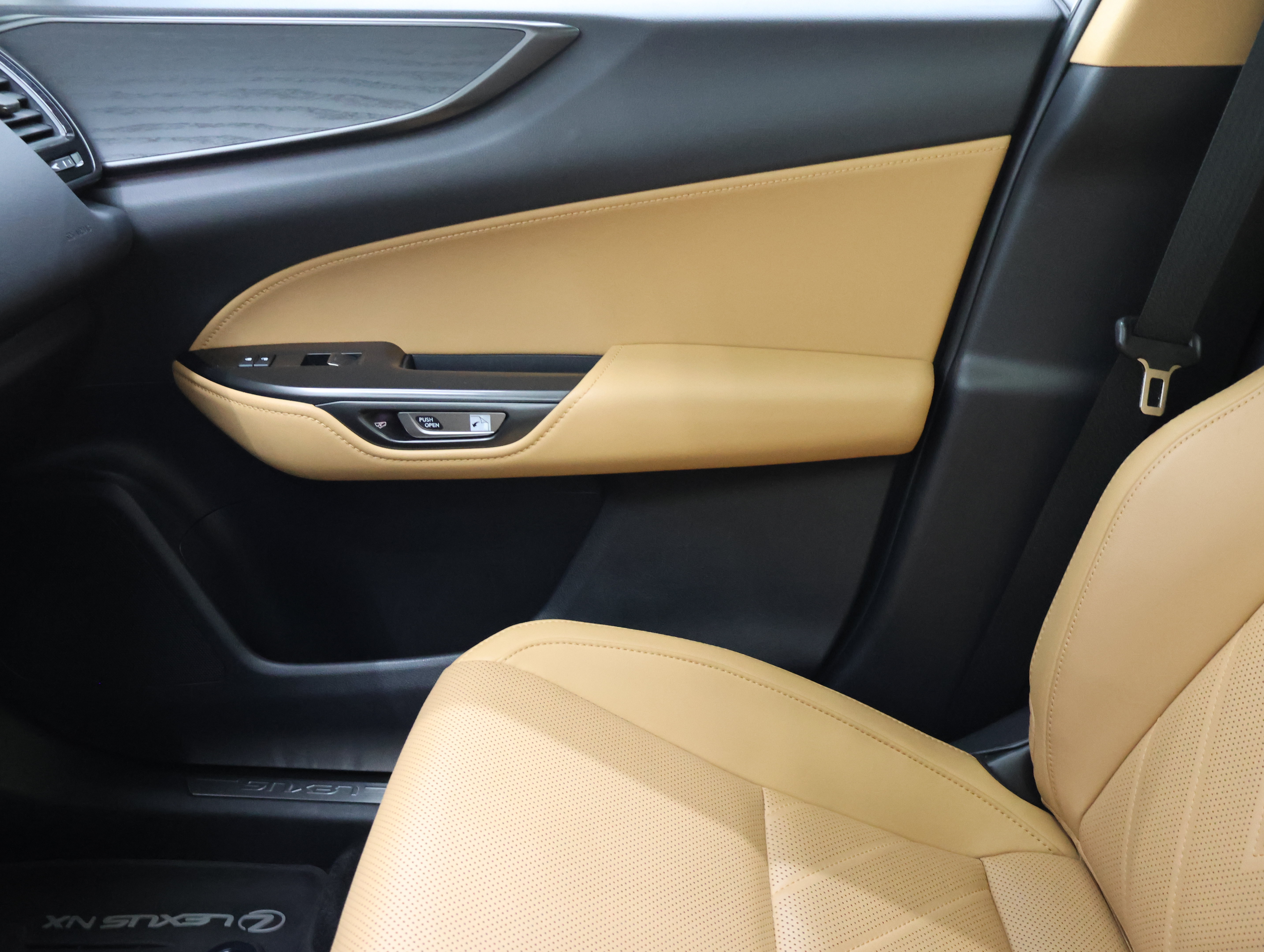 Used 2022 Lexus NX 350h AWD w/ Vision Package image 13