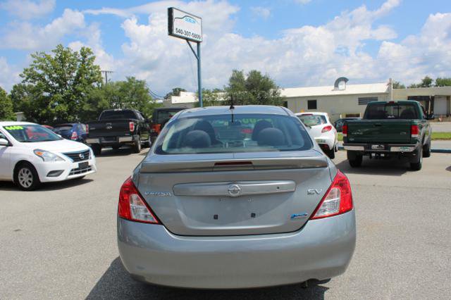 Used 2014 Nissan Versa SV image 8