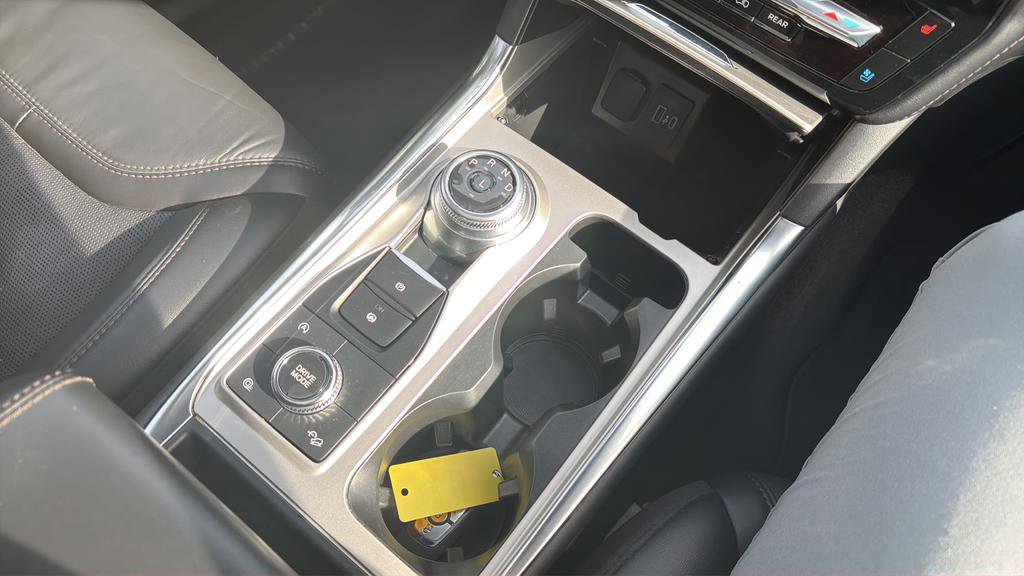 Used 2023 Ford Explorer Platinum w/ Technology Package AWD/4WD image 29