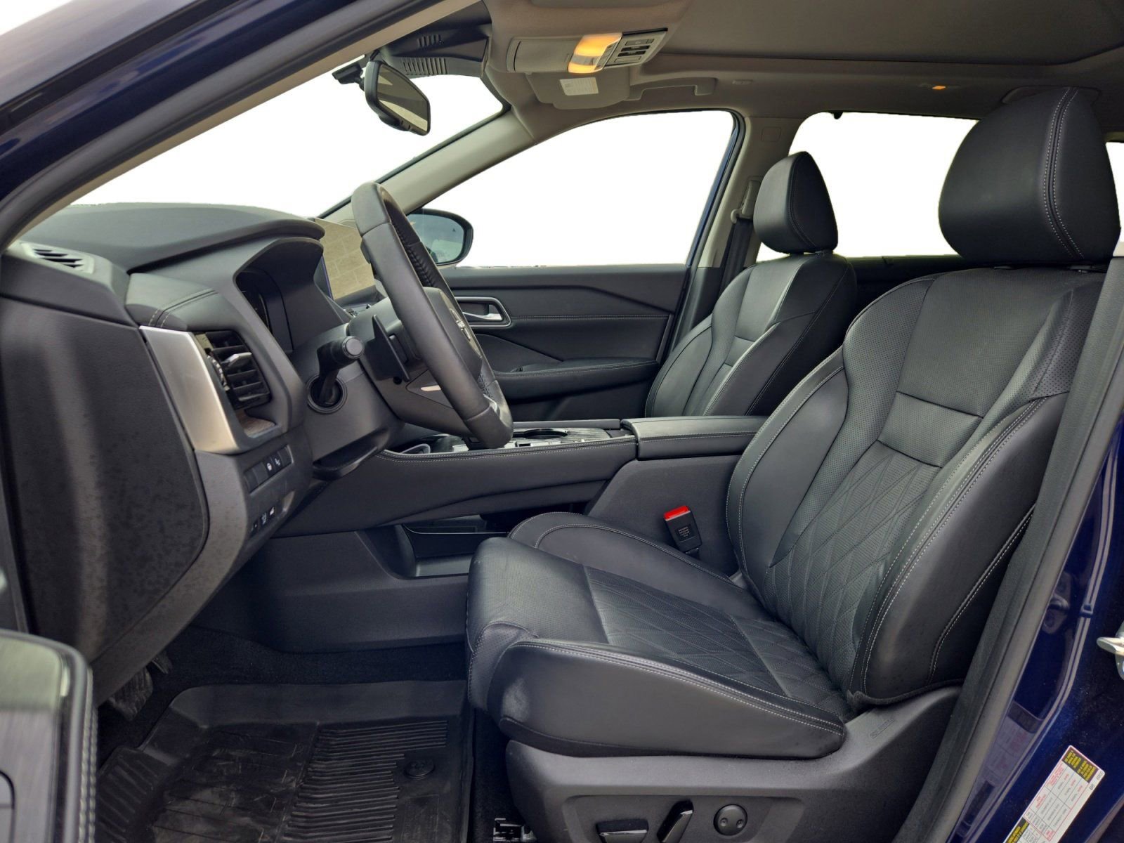 Used 2024 Nissan Rogue Platinum w/ Platinum Premium Package image 9