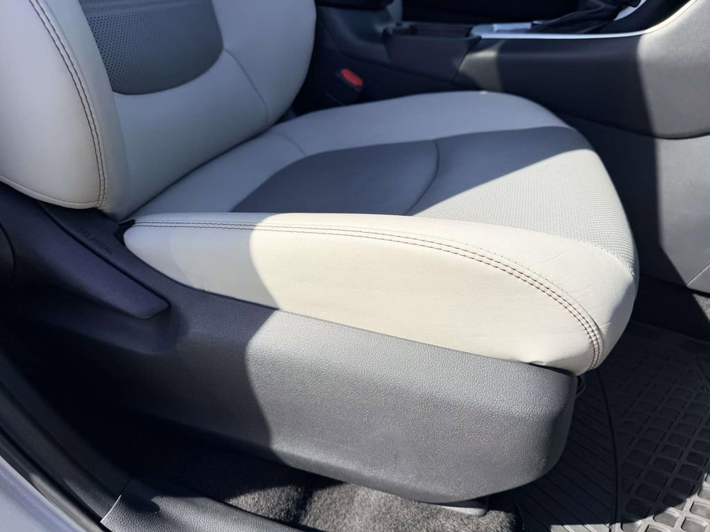 Certified 2020 Toyota RAV4 Limited image 12