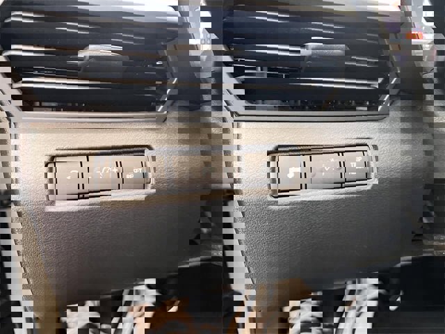 Used 2025 Nissan Altima 2.5 SV image 19