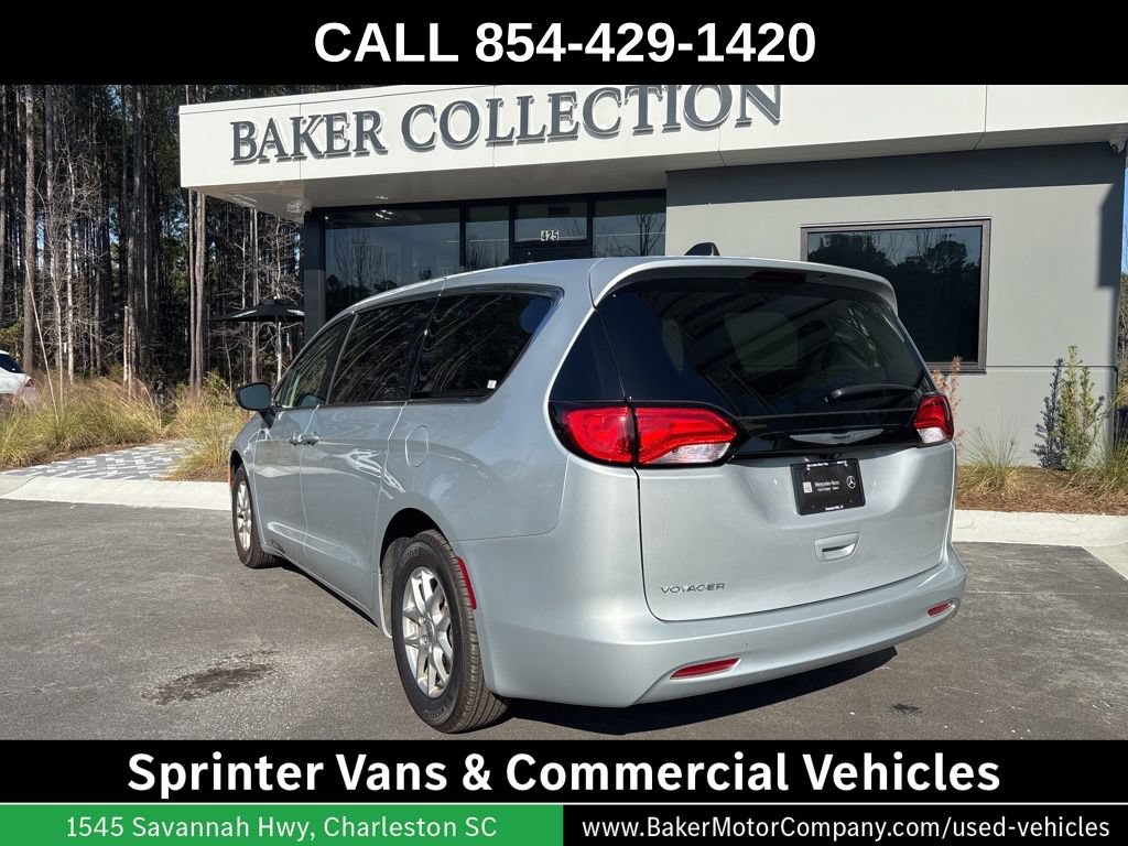 Used 2024 Chrysler Voyager LX FWD image 7