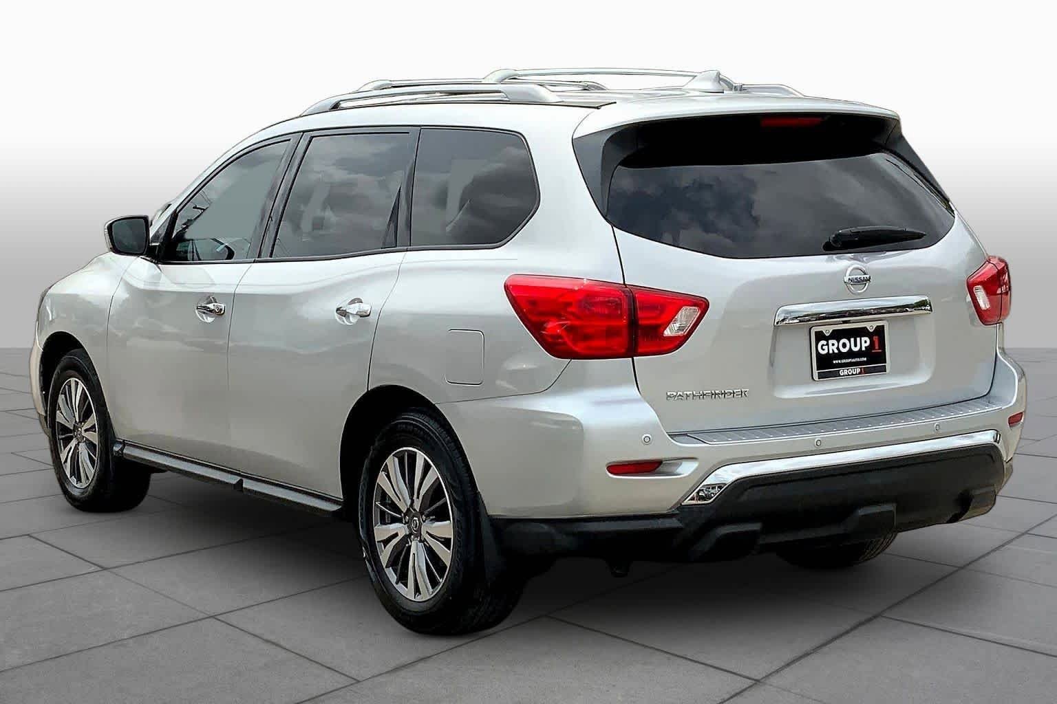 Used 2020 Nissan Pathfinder S image 10