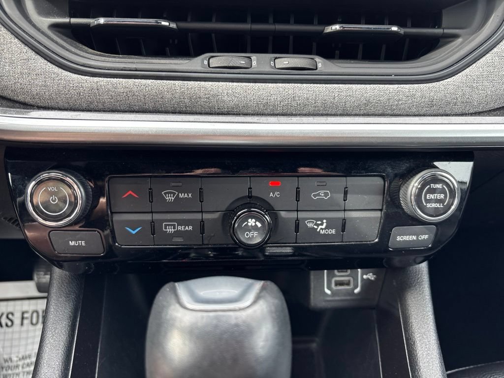 Used 2024 Jeep Compass Latitude AWD/4WD image 25