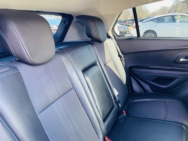 Used 2016 Chevrolet Trax LT w/ LT Sun and Sound Package image 10