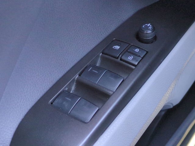 Used 2023 Toyota Camry SE image 21