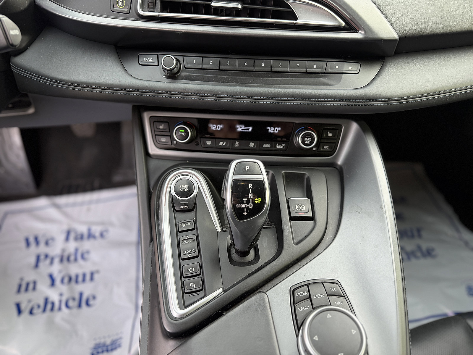 Used 2015 BMW i8 image 26