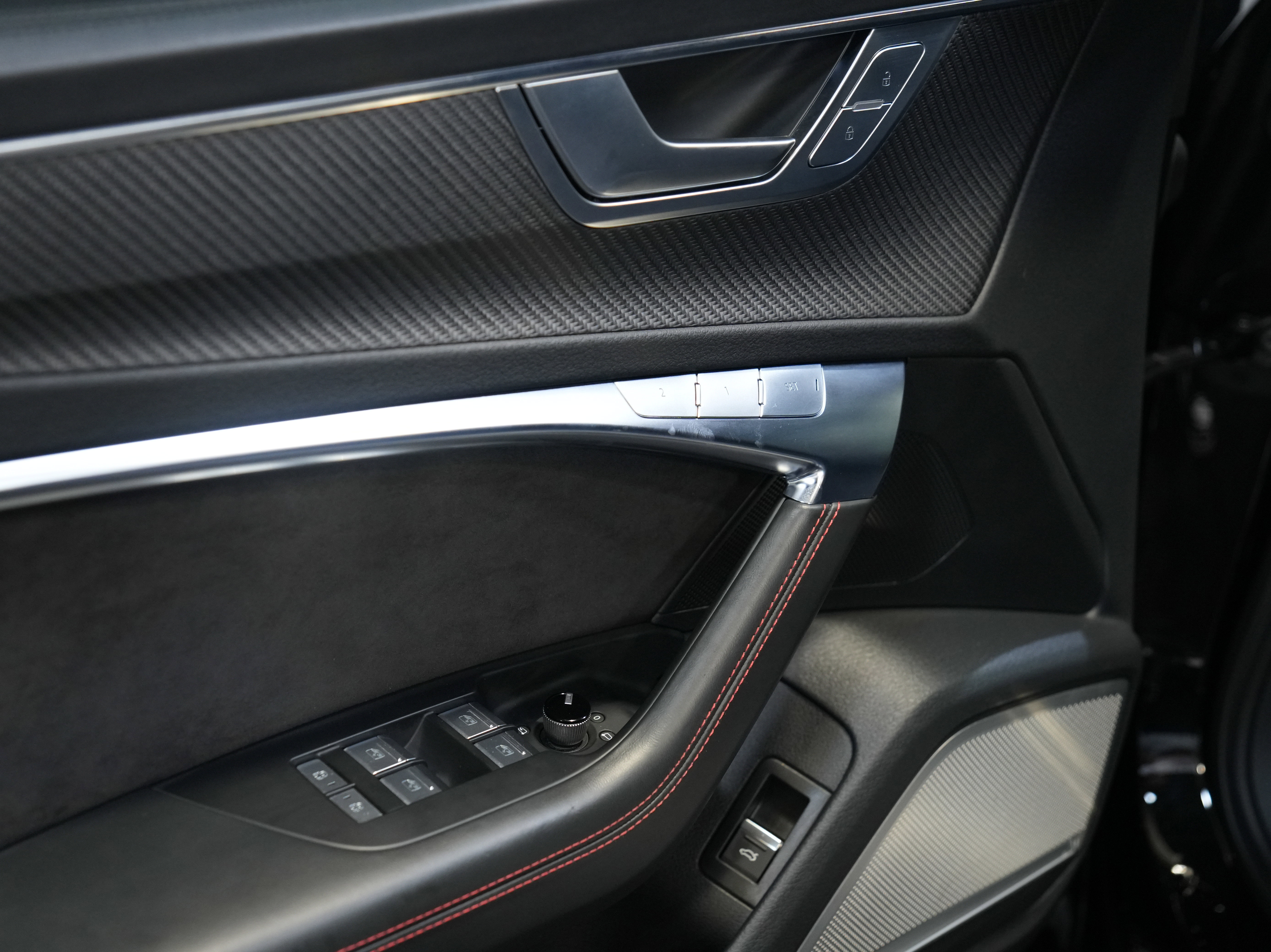 Used 2021 Audi RS 6 w/ Carbon Optic Package image 22