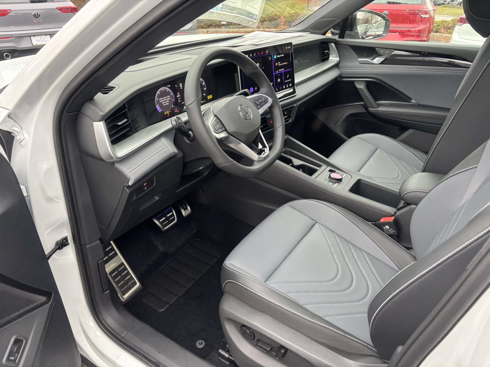New 2026 Volkswagen Tiguan SE R-Line AWD/4WD image 24