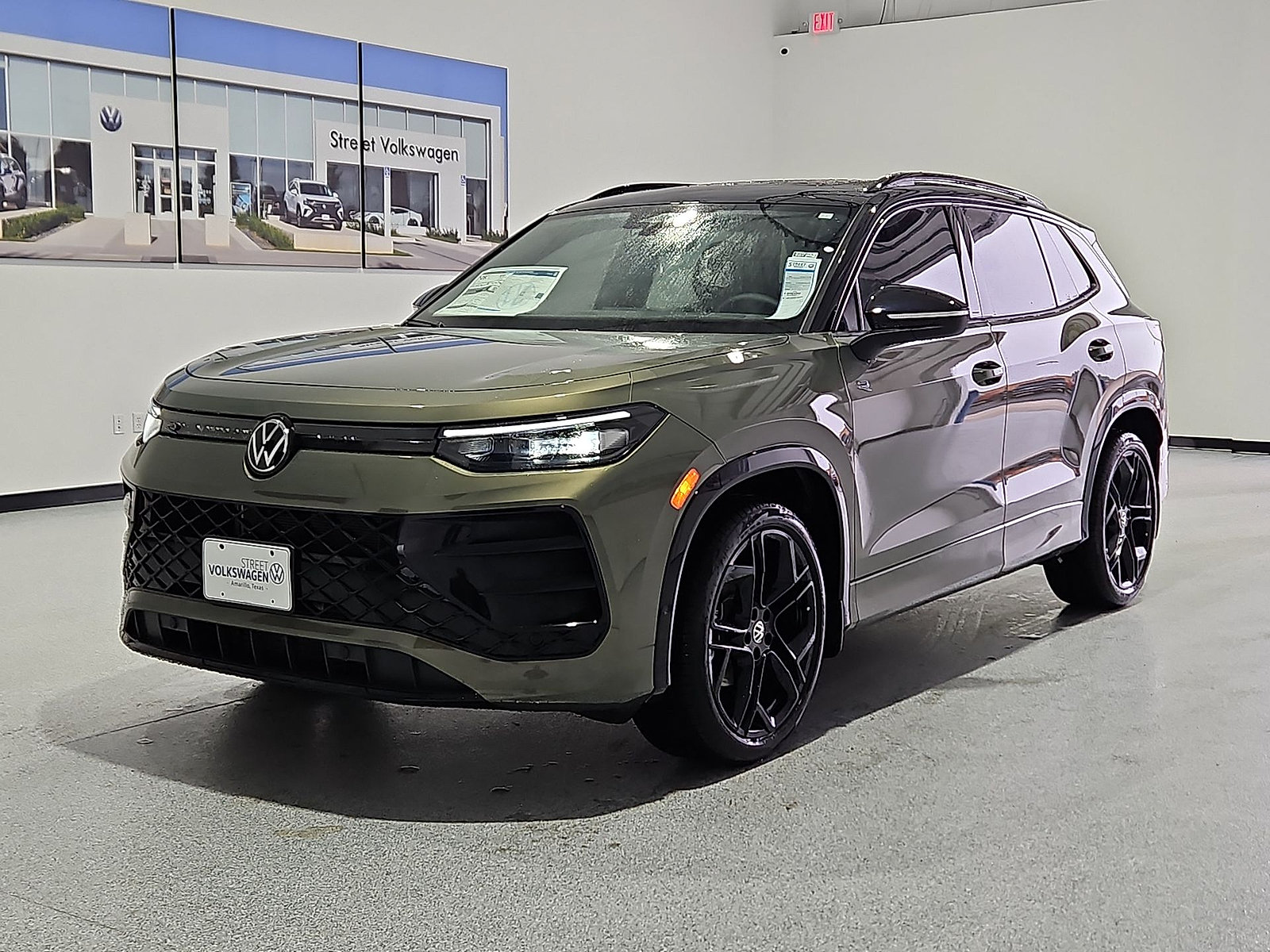 New 2026 Volkswagen Tiguan SE R-Line FWD image 5