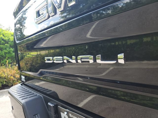 Used 2021 GMC Sierra 2500 Denali w/ Denali Black Diamond Edition AWD/4WD image 8