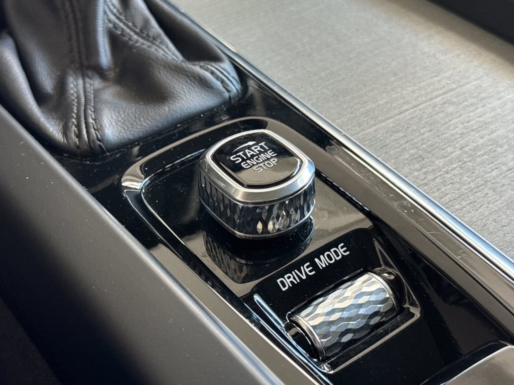 Certified 2021 Volvo V60 T5 Cross Country w/ Climate Package image 22