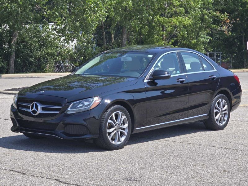 Used 2018 Mercedes-Benz C 300 4MATIC Sedan image 3