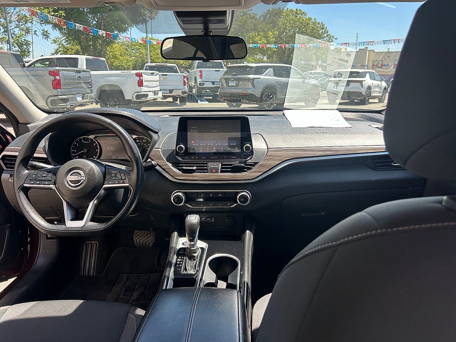 Used 2023 Nissan Altima 2.5 SV FWD image 26