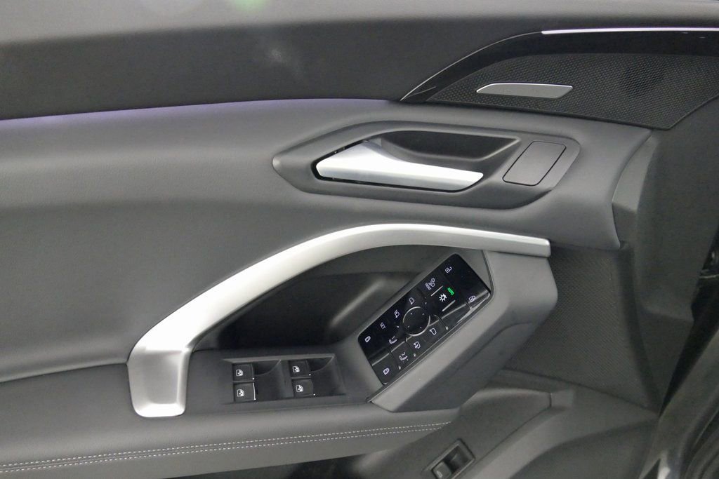 Used 2025 Audi Q5 Premium Plus w/ Premium Plus image 11