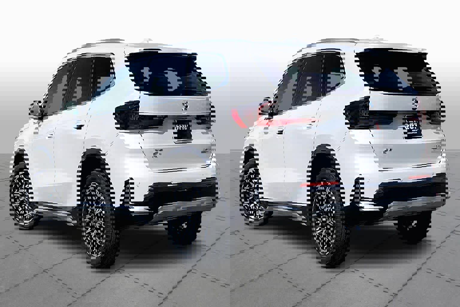 Used 2024 BMW X1 xDrive28i w/ Premium Package image 11