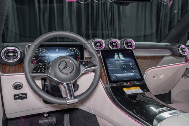 New 2026 Mercedes-Benz GLC 300 4MATIC image 18