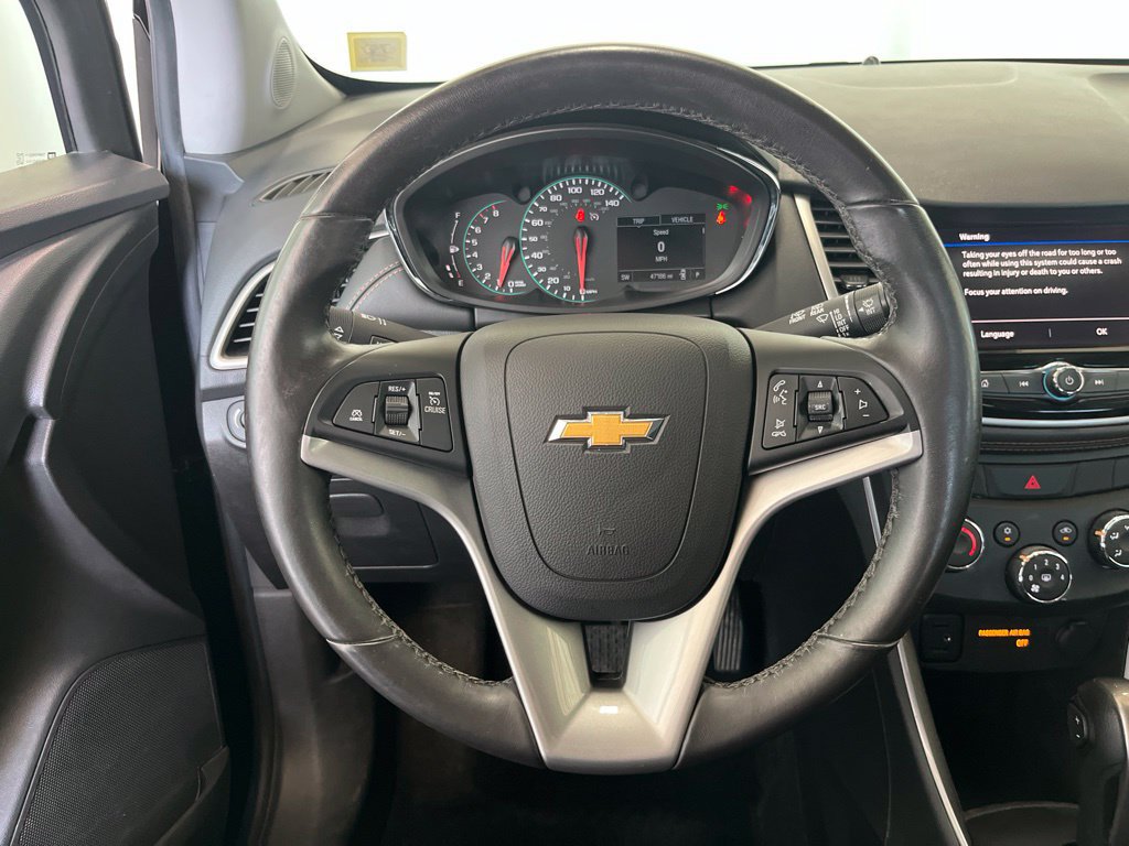 Used 2021 Chevrolet Trax LT w/ Midnight Edition FWD image 5