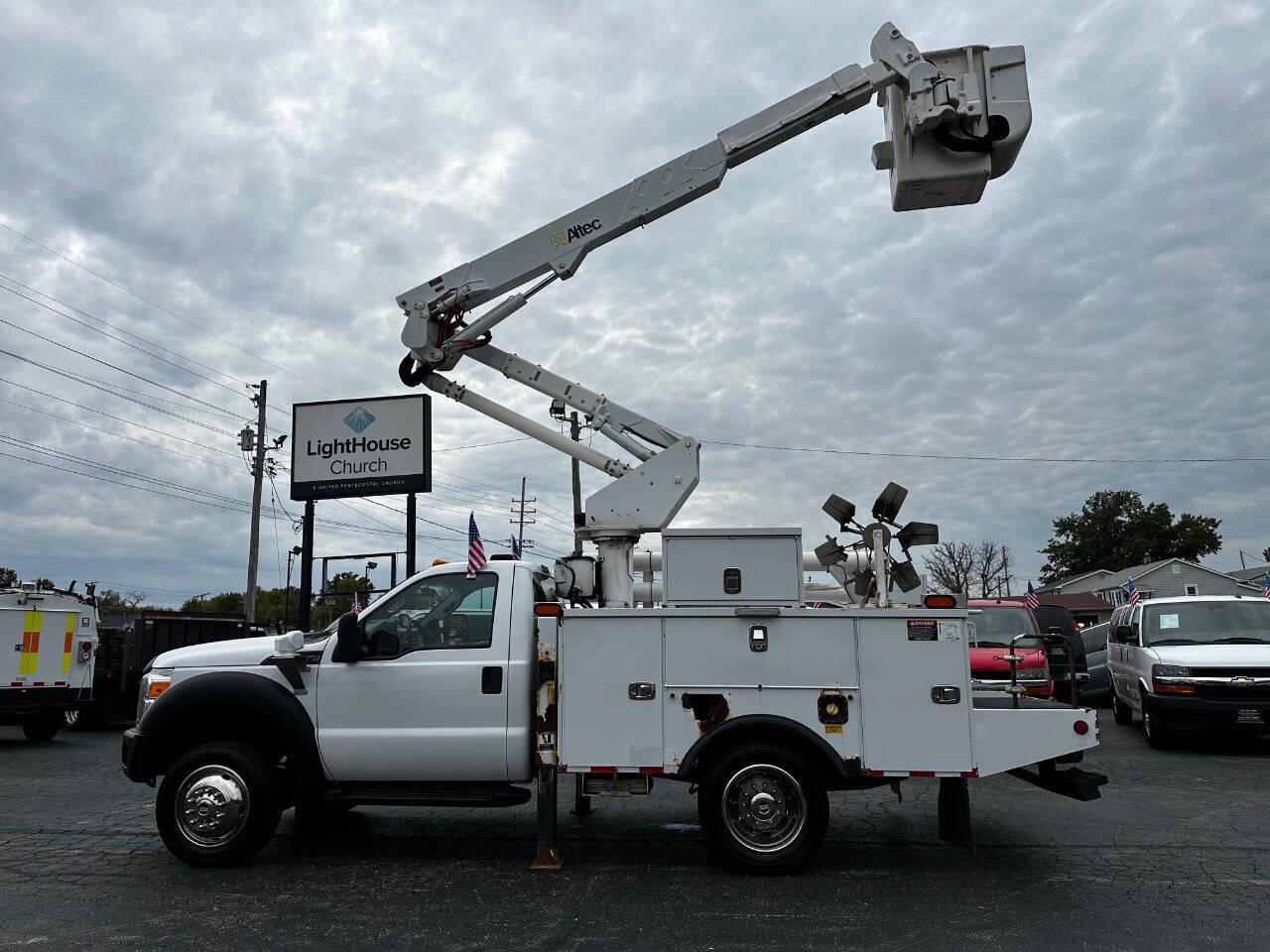 Used 2015 Ford F550 4x4 Regular Cab Super Duty image 3