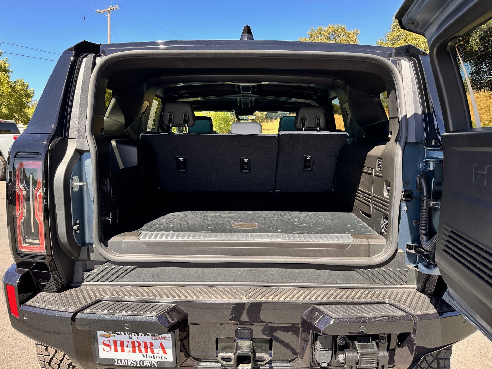 Used 2024 GMC Hummer EV 3X w/ Omega Edition image 8