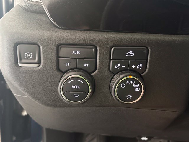 Used 2022 Chevrolet Silverado 1500 LT AWD/4WD image 10