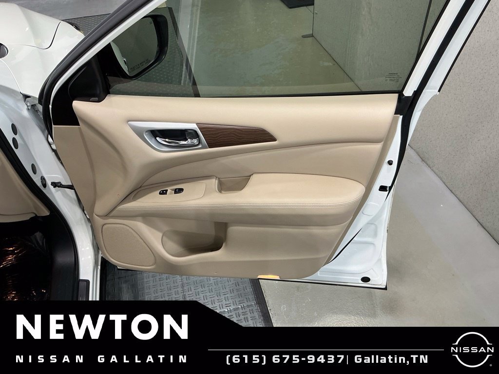 Used 2019 Nissan Pathfinder Platinum FWD image 49