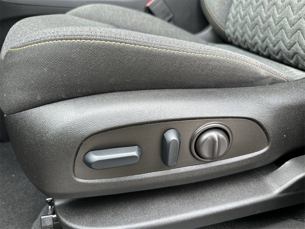 Used 2023 Chevrolet Equinox LT image 12