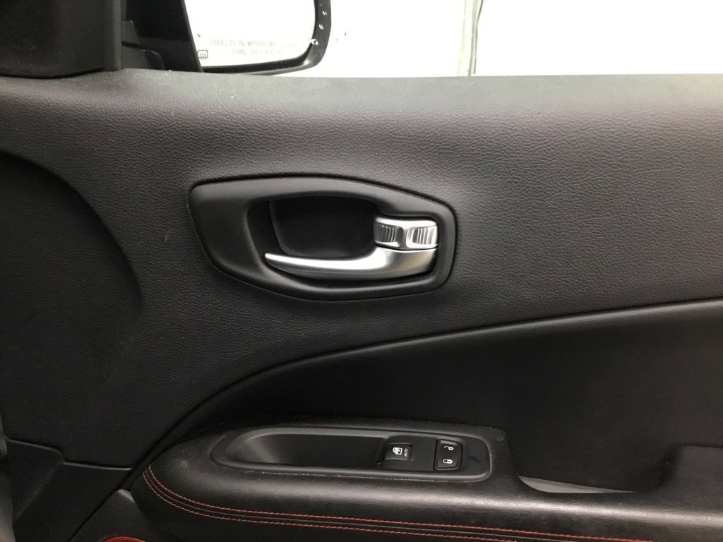 Used 2019 Jeep Compass Trailhawk w/ Leather Interior Group AWD/4WD image 27