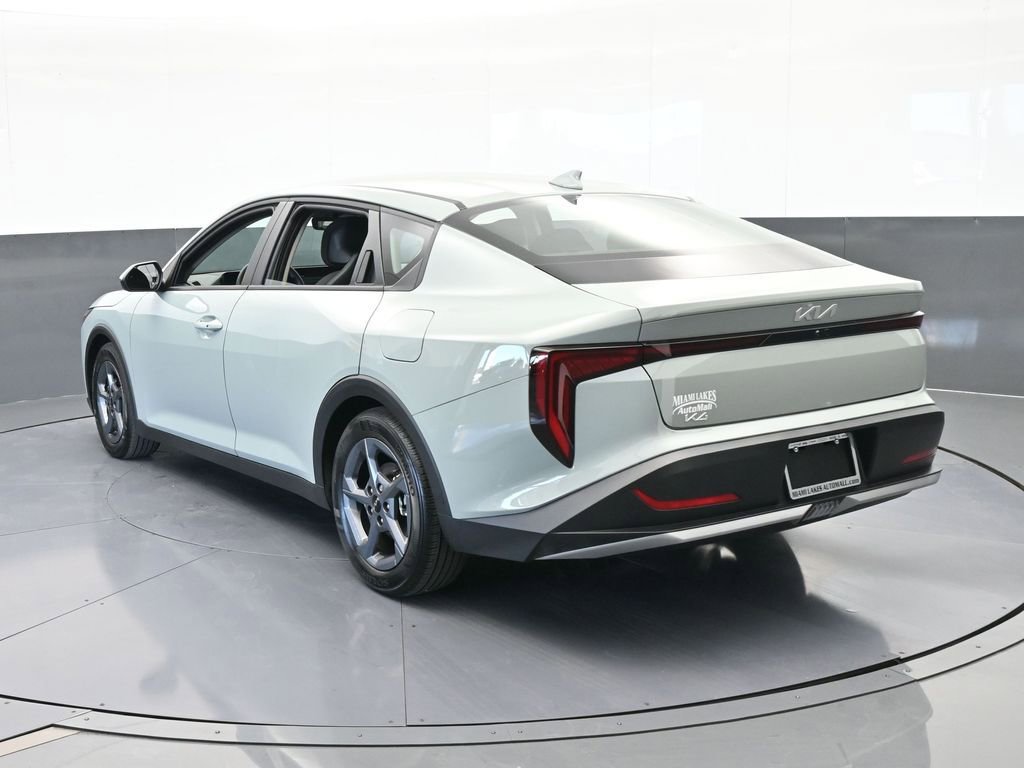 Used 2025 Kia K4 LXS image 4