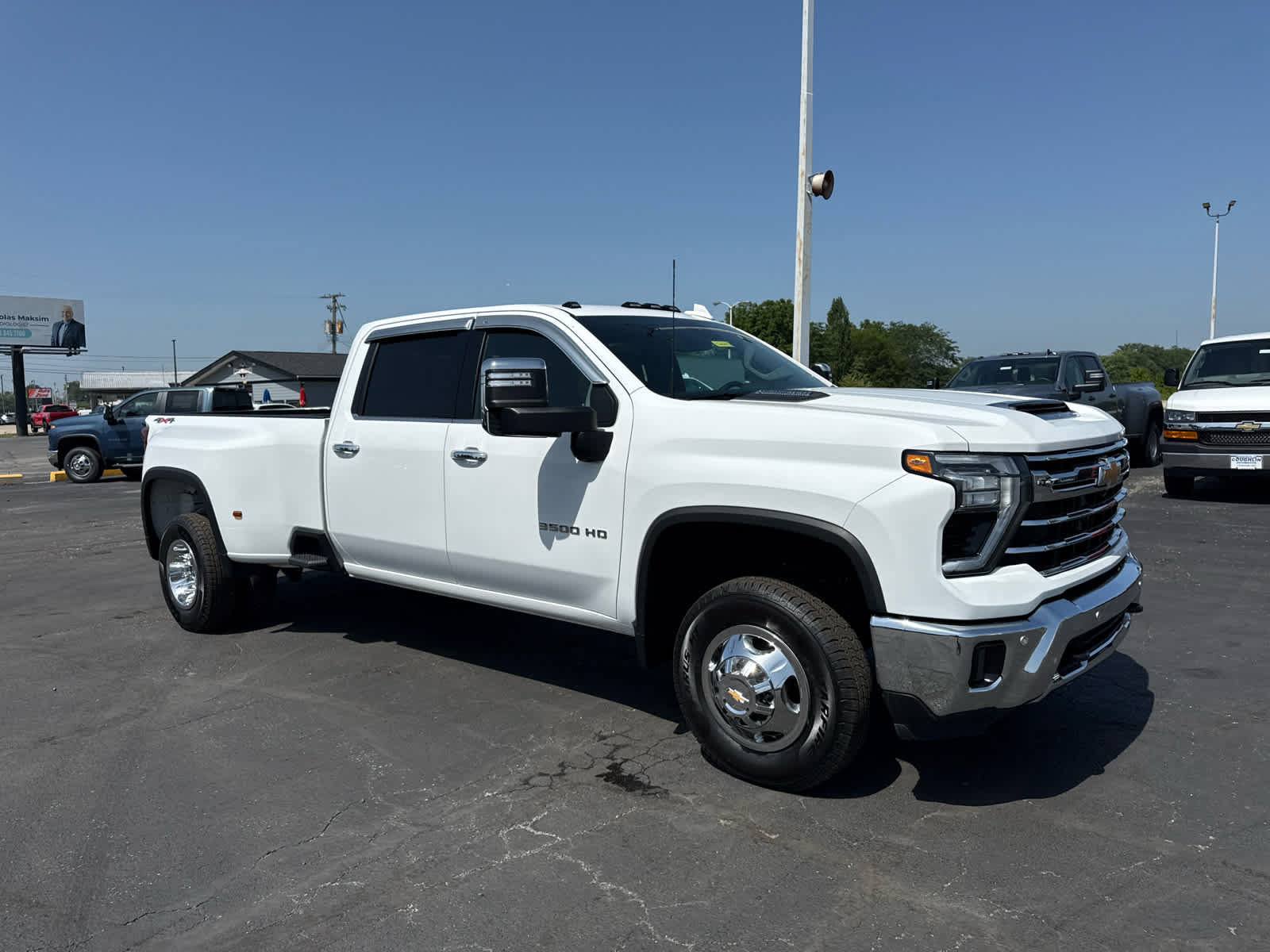 Used 2024 Chevrolet Silverado 3500 LTZ w/ LTZ Convenience Package AWD/4WD image 7