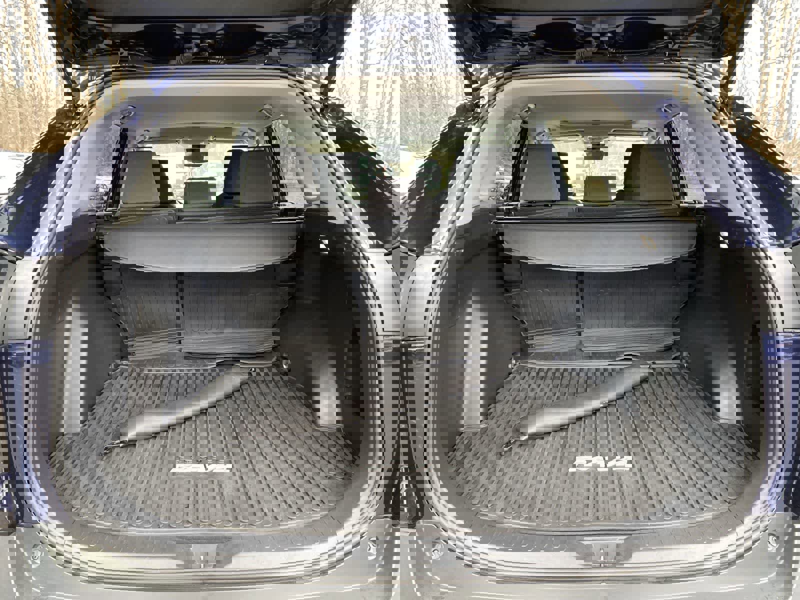 Used 2023 Toyota RAV4 XLE w/ Convenience Package image 13