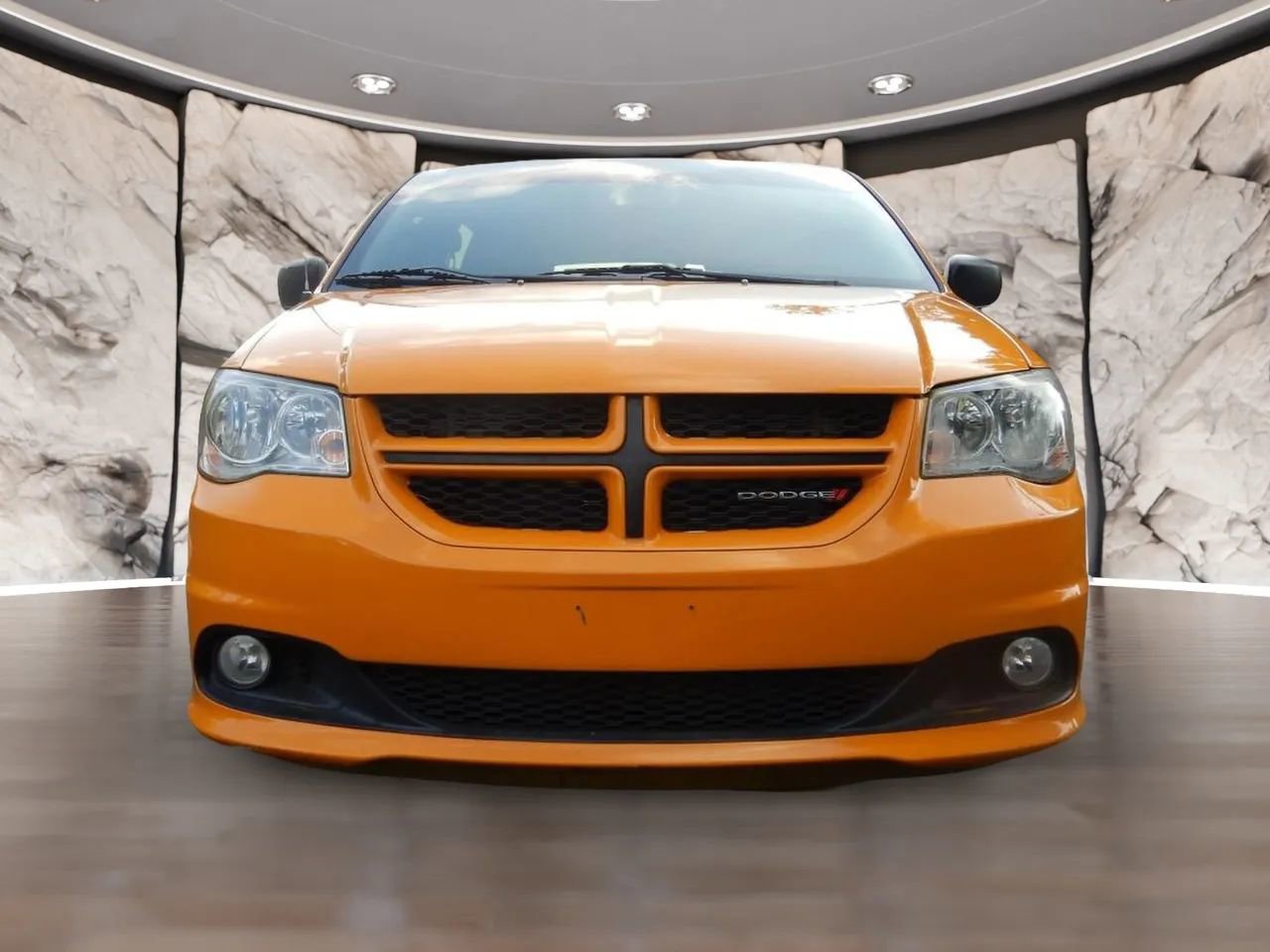 Used 2020 Dodge Grand Caravan GT image 2