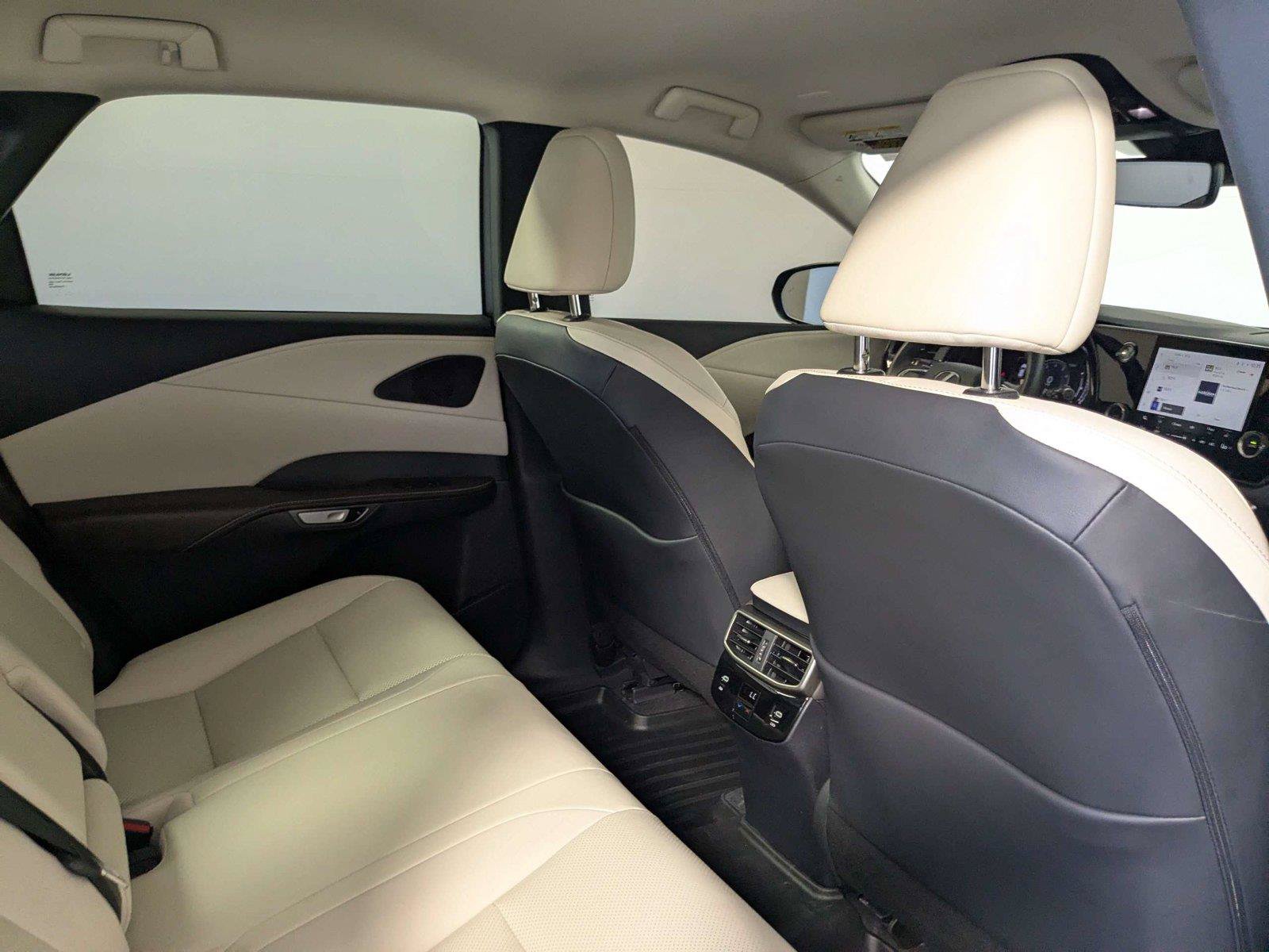 Used 2024 Lexus RX 350 FWD w/ Technology Package image 30