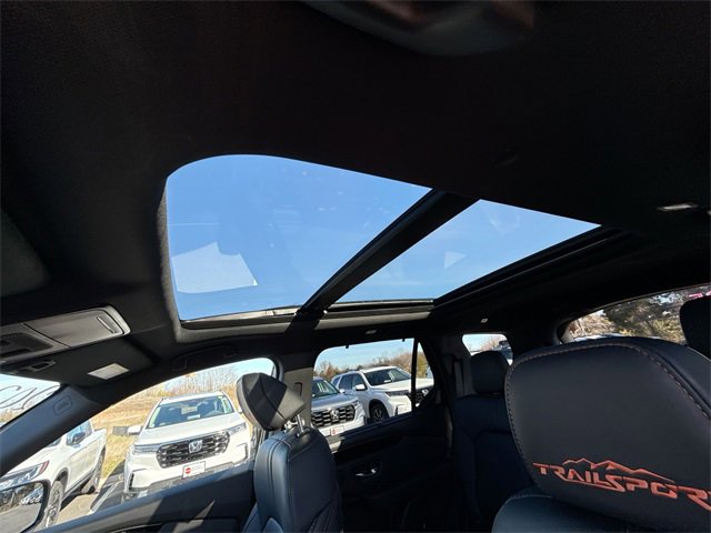 New 2025 Honda Pilot TrailSport image 18