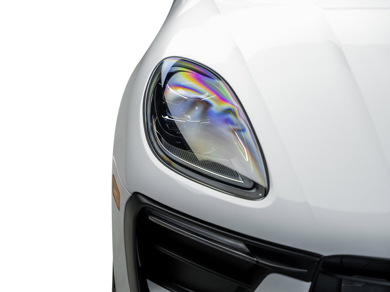 Used 2025 Porsche Macan AWD/4WD image 3