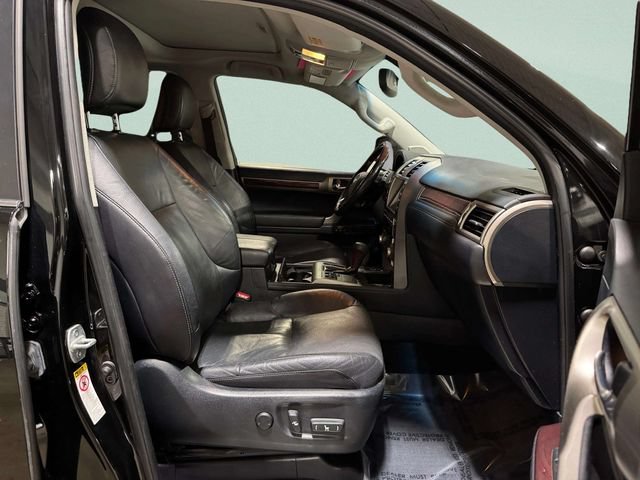 Used 2015 Lexus GX 460 w/ Premium Package AWD/4WD image 32